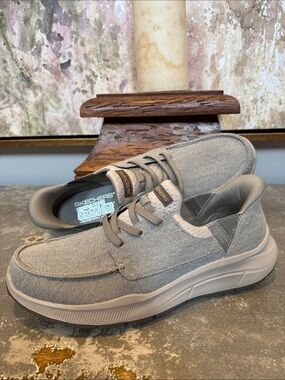 NWOT Men’s sketchers hands free swift fit memory foam shoe size 13